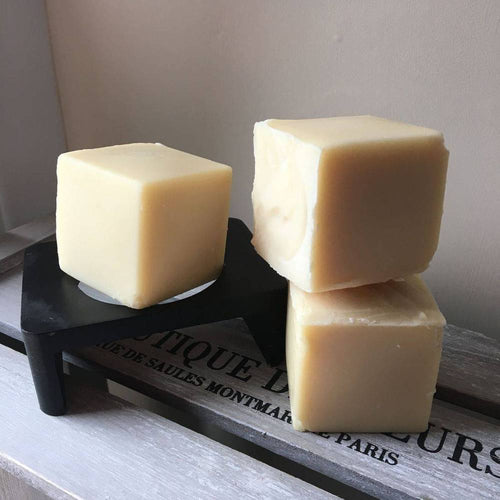 Bain & Savon-Seaweed and Nettle Shampoo Bar - The Cruelty Free Beauty Box