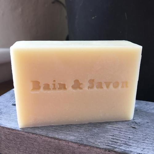 Bain & Savon-All In One Hair & Body Travel Bar | Chamomile - The Cruelty Free Beauty Box
